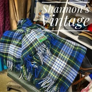 Foxford VNTG made in Ireland 60 x 80 pure wool throw